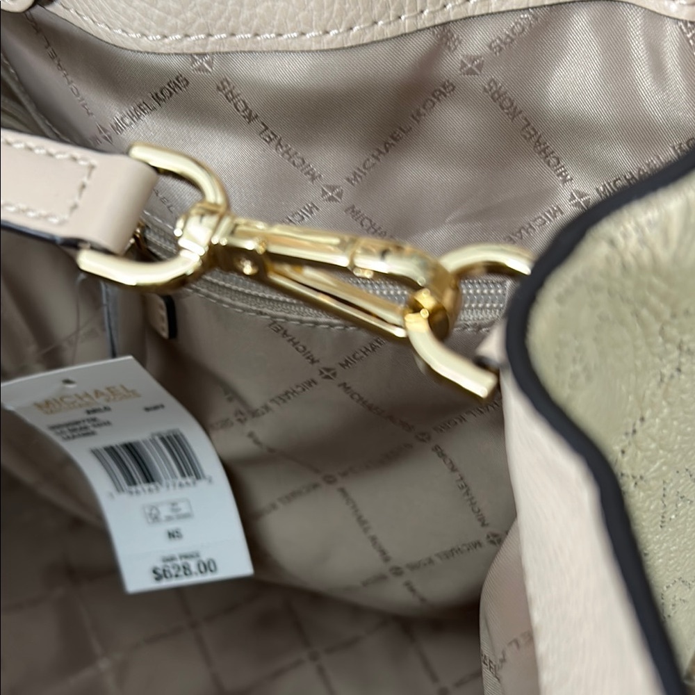 Michael Kors Cream Shoulder tote 👜 Bag - Picture 10 of 16